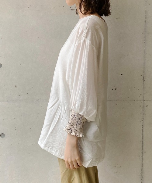 CAPRICIEUX LE'MAGE（カプリシューレマージュ）の「柄カフスステッチTブラウス（シャツ/ブラウス・レディース・ブラック/ホワイト・FREE）」の6枚目の写真