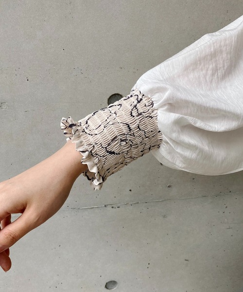 CAPRICIEUX LE'MAGE（カプリシューレマージュ）の「柄カフスステッチTブラウス（シャツ/ブラウス・レディース・ブラック/ホワイト・FREE）」の11枚目の写真