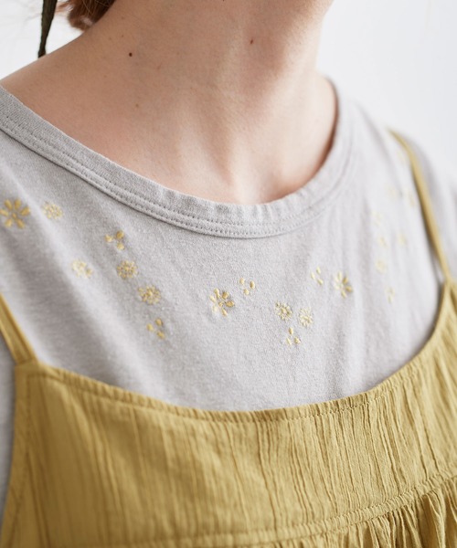 chambre de charme(シャンブルドゥシャーム)の「cdc 小さなお花刺繍T(Tシャツ/カットソー・レディース・ライトグレー/ホワイト・FREE)」の17枚目の写真