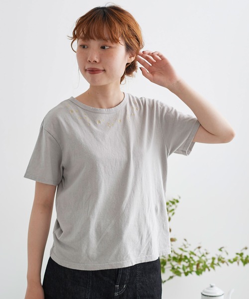 chambre de charme(シャンブルドゥシャーム)の「cdc 小さなお花刺繍T(Tシャツ/カットソー・レディース・ライトグレー/ホワイト・FREE)」の7枚目の写真