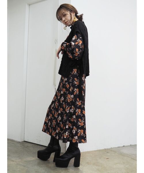 EVRIS(エヴリス)の「レザーライクチャンキーブーツ(ブーツ・レディース・ブラウン/ブラック・SMALL/LARGE/MEDIUM)」の8枚目の写真