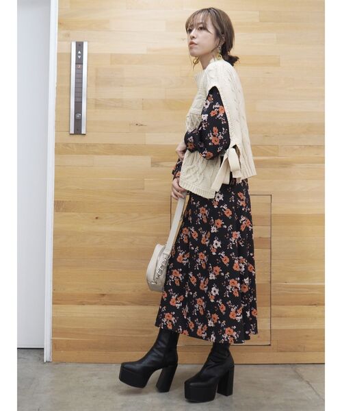 EVRIS(エヴリス)の「レザーライクチャンキーブーツ(ブーツ・レディース・ブラウン/ブラック・SMALL/LARGE/MEDIUM)」の9枚目の写真