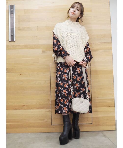 EVRIS(エヴリス)の「レザーライクチャンキーブーツ(ブーツ・レディース・ブラウン/ブラック・SMALL/LARGE/MEDIUM)」の10枚目の写真