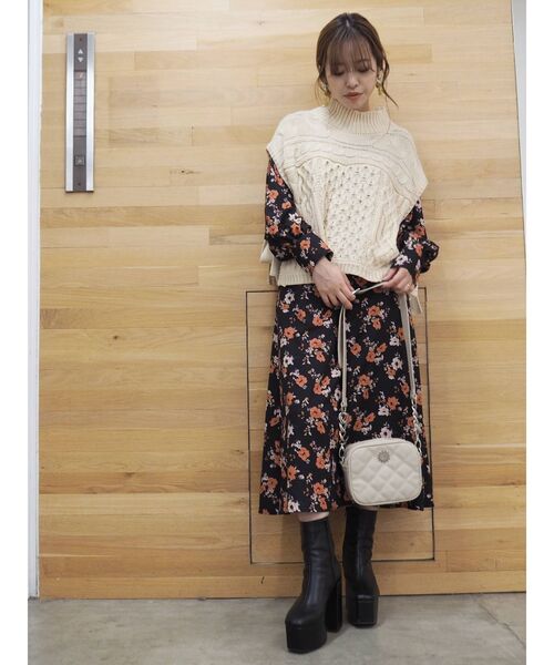 EVRIS(エヴリス)の「レザーライクチャンキーブーツ(ブーツ・レディース・ブラウン/ブラック・SMALL/LARGE/MEDIUM)」の20枚目の写真