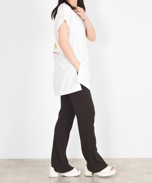 w closet（ダブルクローゼット）の「アートプリントチュニックTee（Tシャツ/カットソー・レディース・オフホワイト/ベージュ・FREE）」の9枚目の写真