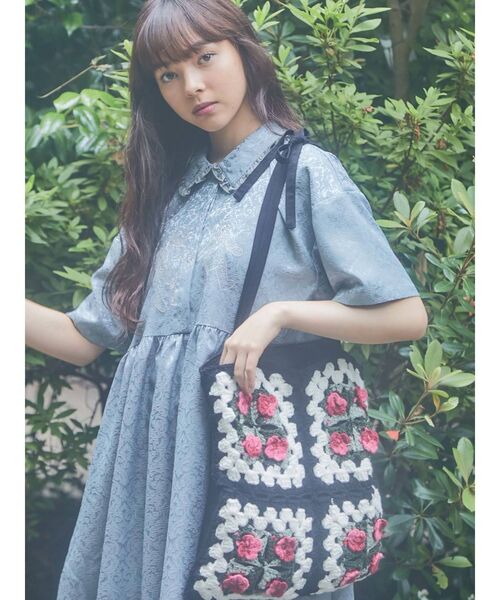 merry jenny(メリージェニー)の「gardenクロシェトートバッグ(ハンドバッグ・レディース・アイボリー/ブラック/ライトブルー/ブラウン・FREE)」の6枚目の写真