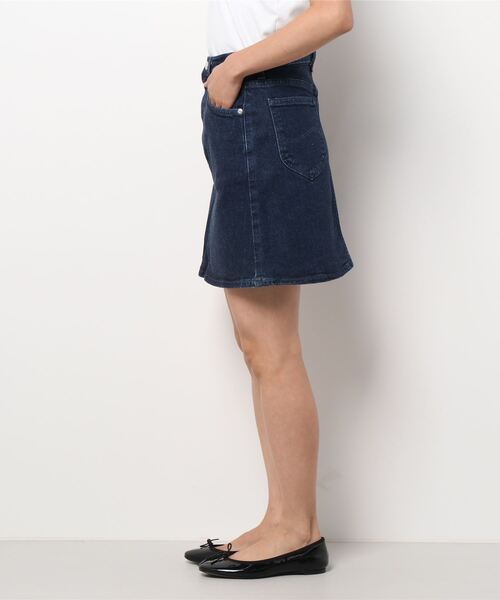 Lee（リー）の「(LEE)デニムミニスカート（スカート・レディース・ブルー/ブラック・SMALL/MEDIUM）」の4枚目の写真