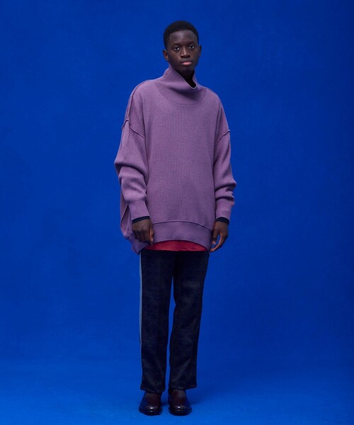 UNITED TOKYO（ユナイテッドトウキョウ）の「ウールオーバーサイズタートルニット（ニット/セーター・メンズ・ブラック/パープル/ブラウン/ベージュ・1/2）」の17枚目の写真