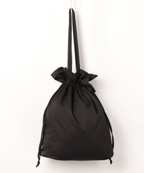 Fun & Daily（ファンアンドデイリー）の「F&D : ナイロン巾着バッグ（トートバッグ・メンズ・アイボリー/ブラック・FREE）」の5枚目の写真