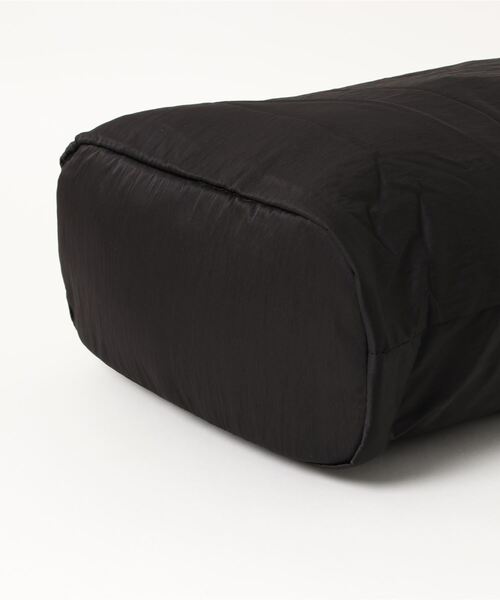 Fun & Daily（ファンアンドデイリー）の「F&D : ナイロン巾着バッグ（トートバッグ・メンズ・アイボリー/ブラック・FREE）」の4枚目の写真