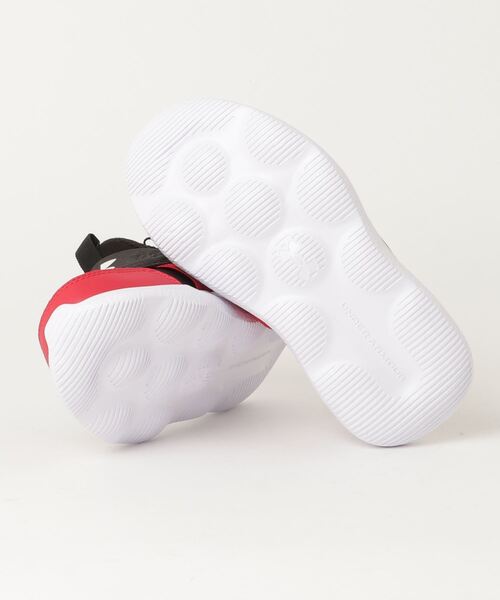 UNDER ARMOUR(アンダーアーマー)の「UAランプレー(ランニング/KIDS/キッズ)(スニーカー・キッズ・ブラック×レッド/ブラック×ホワイト・16.5cm/22.0cm/18.5cm/21.0cm/20.5cm/20.0cm/17.0cm/17.5cm/19.5cm/21.5cm/19.0cm/18.0cm)」の4枚目の写真
