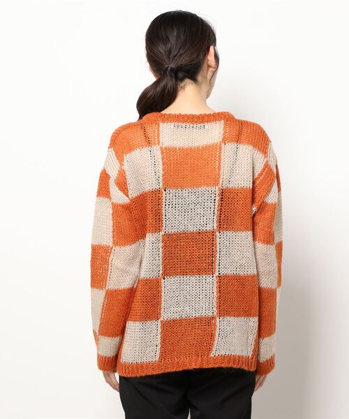 ROSE BUD（ローズバッド）の「透かし編みチェック柄ニット（ニット/セーター・レディース・ブラック/オレンジ・1）」の4枚目の写真