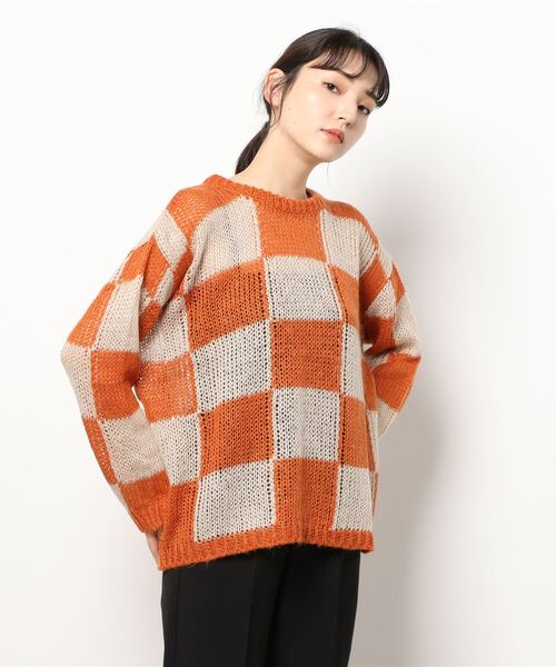 ROSE BUD（ローズバッド）の「透かし編みチェック柄ニット（ニット/セーター・レディース・ブラック/オレンジ・1）」の5枚目の写真