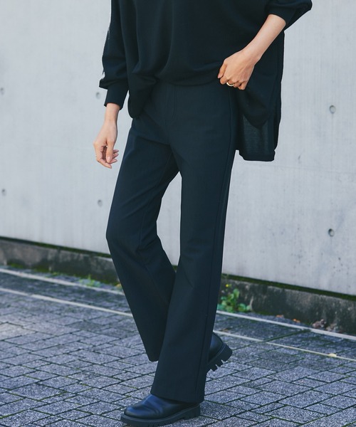 RIVE DROITE（リヴドロワ）の「《2サイズ展開》カジュアルなタウンユースにぴったり　ストレッチウォームフレアーパンツ（その他パンツ・レディース・ブラック・36/38）」の6枚目の写真