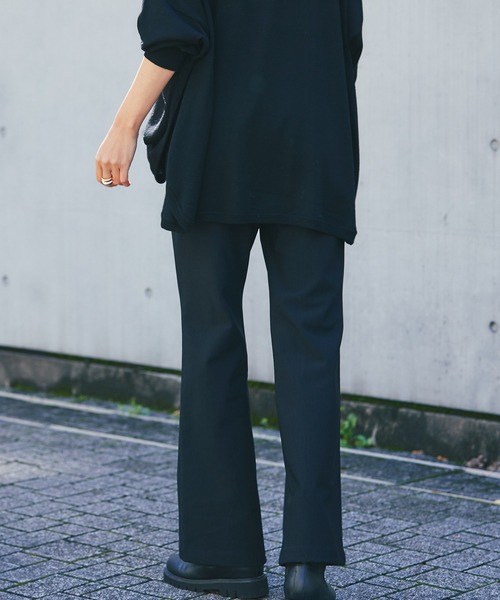 RIVE DROITE（リヴドロワ）の「《2サイズ展開》カジュアルなタウンユースにぴったり　ストレッチウォームフレアーパンツ（その他パンツ・レディース・ブラック・36/38）」の4枚目の写真