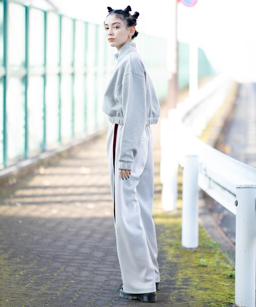 X-girl（エックスガール）の「SIDE LINE JERSEY PANTS/サイドライン　ジャージーパンツ（その他パンツ・レディース・ブラック/グレー・S/M/XS）」の4枚目の写真