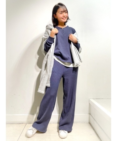 GAP（ギャップ）の「ハイライズ  リブ編みワイドストレートパンツ（その他パンツ・レディース・ブラック/ベージュ/ブルー/アイボリー・S/XS/XXS/M/L）」の15枚目の写真