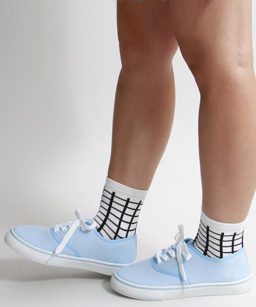 WEGO（ウィゴー）の「WEGO/レースアップスニーカー（スニーカー・レディース・ホワイト/ブラック/ネイビー/イエロー/サックスブルー/パープル/ピンク/ブルー/イエロー系その他/その他1/ブラック系その他/オレンジ/ピンク系その他・MEDIUM/LARGE）」の6枚目の写真