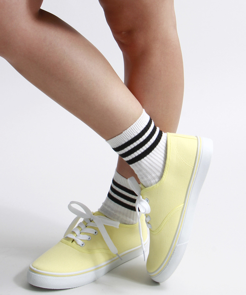 WEGO（ウィゴー）の「WEGO/レースアップスニーカー（スニーカー・レディース・ホワイト/ブラック/ネイビー/イエロー/サックスブルー/パープル/ピンク/ブルー/イエロー系その他/その他1/ブラック系その他/オレンジ/ピンク系その他・MEDIUM/LARGE）」の8枚目の写真