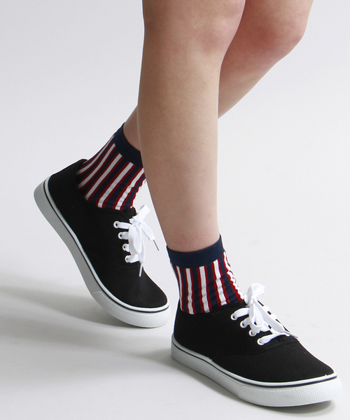 WEGO（ウィゴー）の「WEGO/レースアップスニーカー（スニーカー・レディース・ホワイト/ブラック/ネイビー/イエロー/サックスブルー/パープル/ピンク/ブルー/イエロー系その他/その他1/ブラック系その他/オレンジ/ピンク系その他・MEDIUM/LARGE）」の3枚目の写真