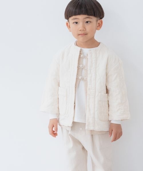 LOWRYS FARM（ローリーズファーム）の「カットベロアキルトジャケット　259836（ノーカラージャケット・キッズ・アイボリー/ブルー・110cm/120cm/130cm/140cm/150cm）」の2枚目の写真