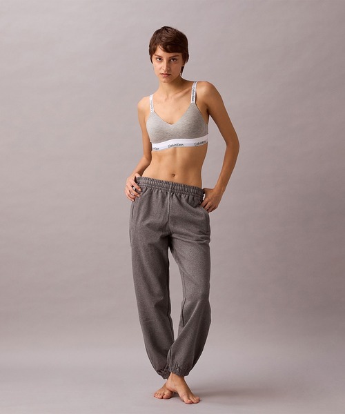 Calvin Klein（カルバン・クライン）の「ヘビーテリー ジョガーパンツ（スウェットパンツ・レディース・ブラック/グレー/ブラック系/グレー系・S/M/L/XS/XXS）」の5枚目の写真