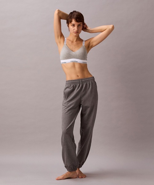 Calvin Klein（カルバン・クライン）の「ヘビーテリー ジョガーパンツ（スウェットパンツ・レディース・ブラック/グレー/ブラック系/グレー系・S/M/L/XS/XXS）」の6枚目の写真