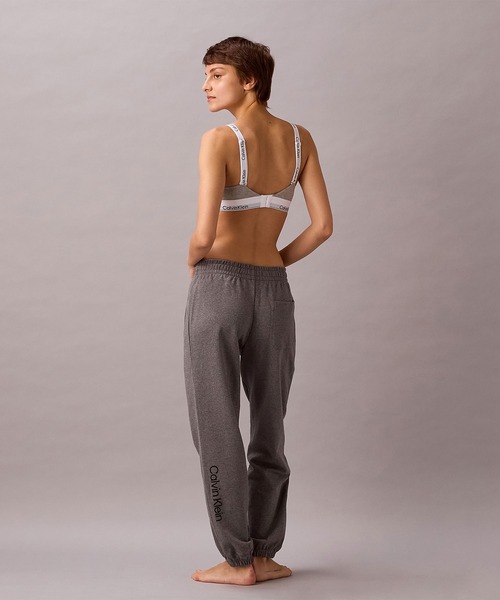 Calvin Klein（カルバン・クライン）の「ヘビーテリー ジョガーパンツ（スウェットパンツ・レディース・ブラック/グレー/ブラック系/グレー系・S/M/L/XS/XXS）」の7枚目の写真