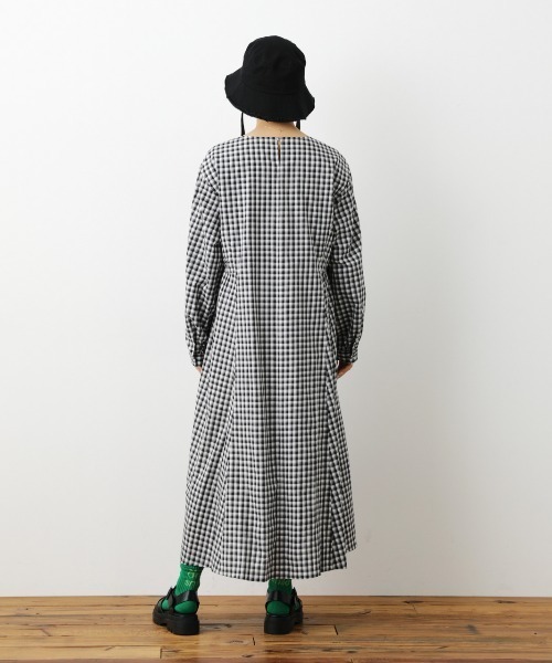 RODEO CROWNS WIDE BOWL(ロデオクラウンズワイドボウル)の「ギンガムチェックオーバーワンピース(ワンピース・レディース・ブラック系その他/グリーン系その他・FREE)」の13枚目の写真
