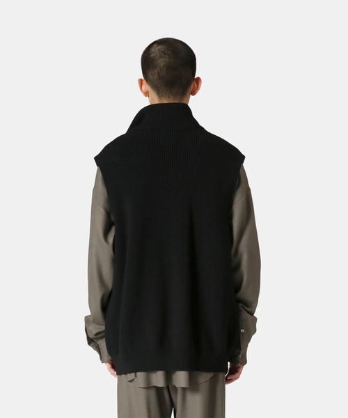 UNDECORATED(アンデコレイテッド)の「UNDECORATED アンデコレイテッド / MF Wool Knit Zp Vest ウールニット ジップベスト ハイネック / UDF22802(ベスト・メンズ・ブラック/ブラウン・3/2)」の11枚目の写真