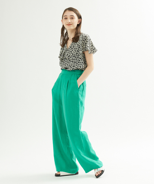 Rouge vif Anna(ルージュヴィフアンナ)の「【セットアップ対応】フラワープリントケープブラウス(シャツ/ブラウス・レディース・オフホワイト・フリー)」の4枚目の写真