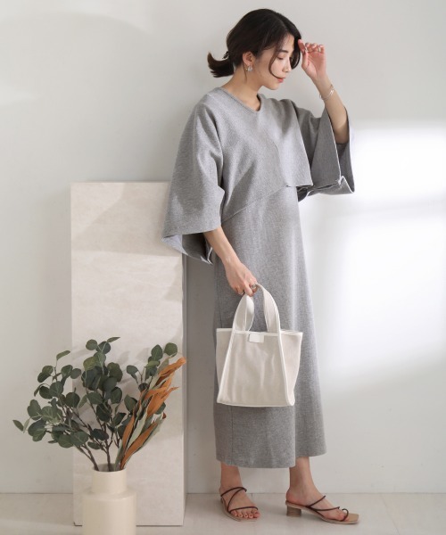 Bou Jeloud(ブージュルード)の「【WEB限定】Vネックロングジャンスカ+ポンチョセット(ワンピース・レディース・ブラック/グレー/オフホワイト/モカ・M/L)」の3枚目の写真