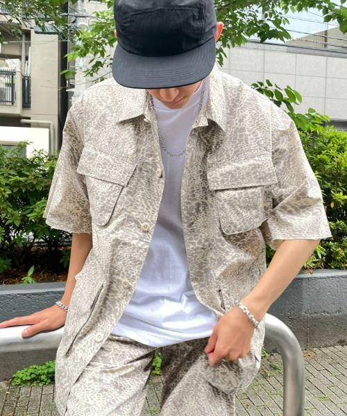 CIAOPANIC（チャオパニック）の「ミリタリーミックスに、カモフラージュプリント半袖ルーズシャツ（シャツ/ブラウス・メンズ・オリーブ/アイボリー・MEDIUM/LARGE）」の4枚目の写真