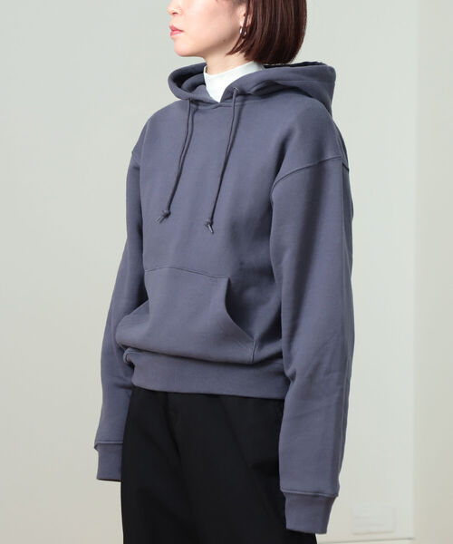BEAMS BOY（ビームスボーイ）の「SCREEN STARS × BEAMS BOY / 別注 ピグメント パーカ 22FW（パーカー・レディース・ダークグリーン/チャコールグレー/サックスブルー/レッド系その他7・ONE SIZE）」の7枚目の写真