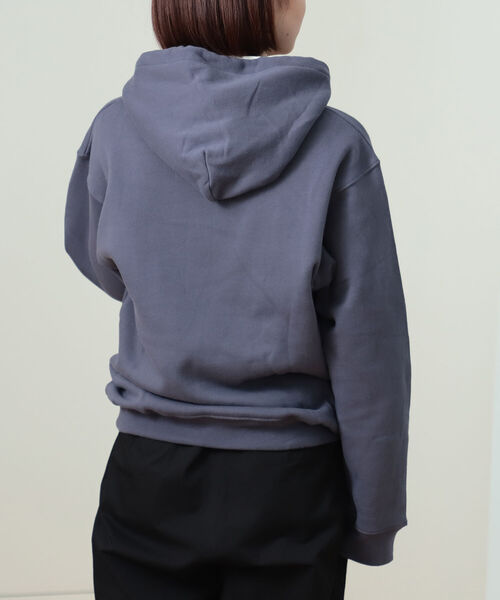BEAMS BOY（ビームスボーイ）の「SCREEN STARS × BEAMS BOY / 別注 ピグメント パーカ 22FW（パーカー・レディース・ダークグリーン/チャコールグレー/サックスブルー/レッド系その他7・ONE SIZE）」の8枚目の写真