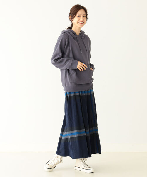 BEAMS BOY（ビームスボーイ）の「SCREEN STARS × BEAMS BOY / 別注 ピグメント パーカ 22FW（パーカー・レディース・ダークグリーン/チャコールグレー/サックスブルー/レッド系その他7・ONE SIZE）」の9枚目の写真