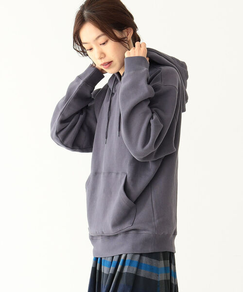 BEAMS BOY（ビームスボーイ）の「SCREEN STARS × BEAMS BOY / 別注 ピグメント パーカ 22FW（パーカー・レディース・ダークグリーン/チャコールグレー/サックスブルー/レッド系その他7・ONE SIZE）」の10枚目の写真