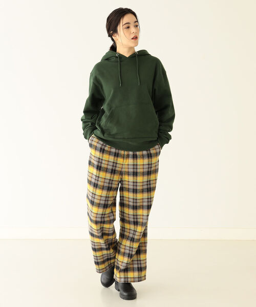 BEAMS BOY（ビームスボーイ）の「SCREEN STARS × BEAMS BOY / 別注 ピグメント パーカ 22FW（パーカー・レディース・ダークグリーン/チャコールグレー/サックスブルー/レッド系その他7・ONE SIZE）」の19枚目の写真
