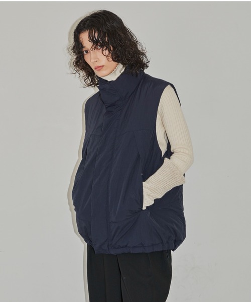 Aunt Marie's(アントマリーズ)の「中綿スタンドネックベスト(ダウンベスト・レディース・ブラック/ネイビー・FREE)」の3枚目の写真