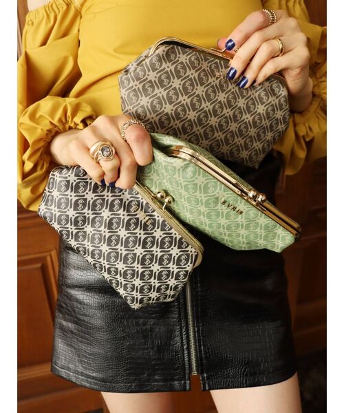 EVRIS（エヴリス）の「ERモノグラムポーチ（ポーチ・レディース・ブラック/ブラウン/グリーン・FREE）」の4枚目の写真