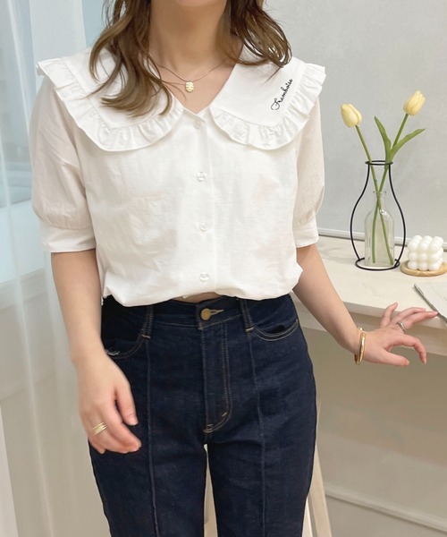 apres jour（アプレジュール）の「ロゴ刺繍フリル襟ブラウス【ZOZOTOWN限定アイテム】（シャツ/ブラウス・レディース・ライトピンク/ライトブルー/オフホワイト・フリー/X-LARGE）」の6枚目の写真