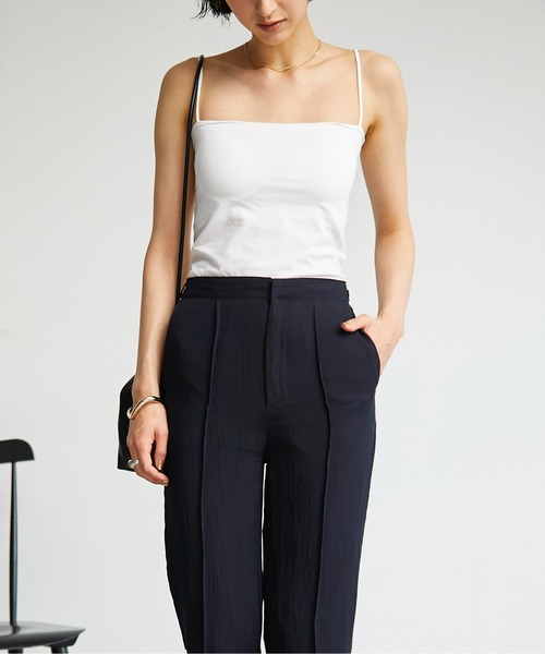 ECRIRE（エクリール）の「カップ付きスクエアキャミ（キャミソール・レディース・ブラック/オフホワイト・M）」の9枚目の写真