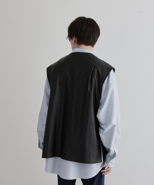 JUNRED(ジュンレッド)の「フェイクレザータックジャケットベスト(ベスト・メンズ・ブラック・S/L/M)」の11枚目の写真