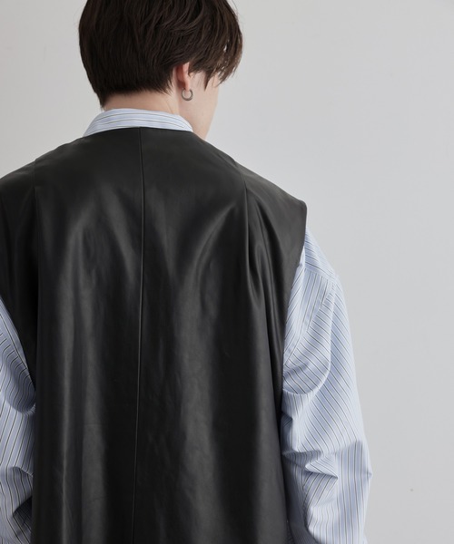 JUNRED(ジュンレッド)の「フェイクレザータックジャケットベスト(ベスト・メンズ・ブラック・S/L/M)」の13枚目の写真