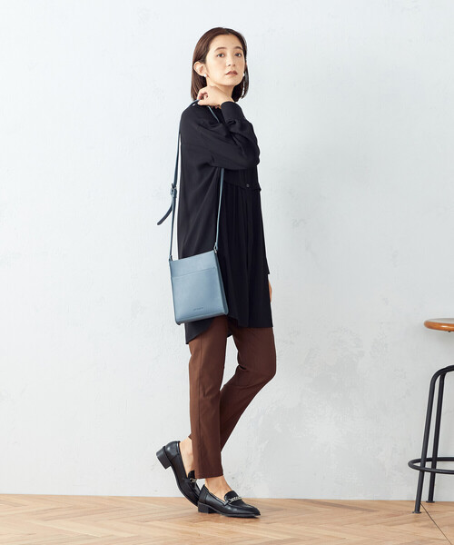 COMME CA ISM（コムサイズム）の「バンドカラー　ロングシャツ（シャツ/ブラウス・レディース・ホワイト/ブラック/チャコール・MEDIUM/LARGE）」の5枚目の写真