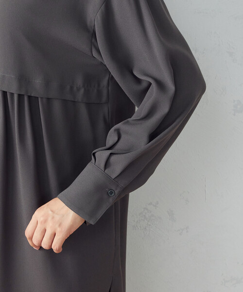 COMME CA ISM（コムサイズム）の「バンドカラー　ロングシャツ（シャツ/ブラウス・レディース・ホワイト/ブラック/チャコール・MEDIUM/LARGE）」の12枚目の写真