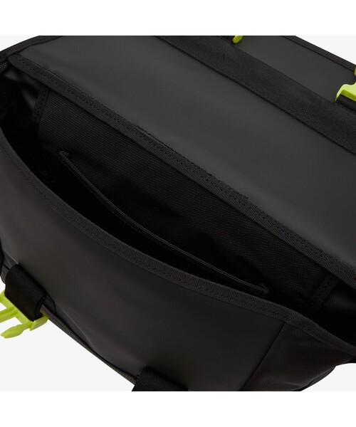 LACOSTE（ラコステ）の「アウトドア クロック メッセンジャーバッグ（ショルダーバッグ・メンズ・ブラック/ベージュ・FREE）」の6枚目の写真