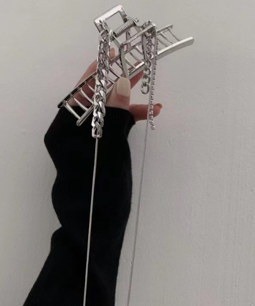 deux amour(ドゥーザムール)の「チェーンヘアクリップ(バレッタ/ヘアクリップ・レディース・シルバー・FREE)」の5枚目の写真