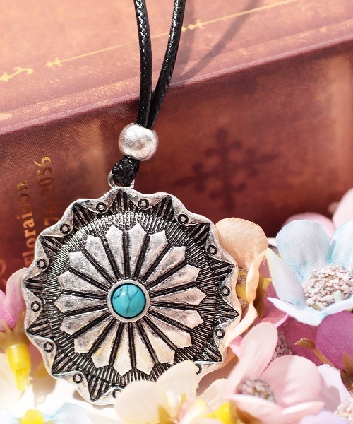 チチカカ(チチカカ)の「マヤストーンネックレス(ネックレス・レディース・シルバー/ゴールド・FREE)」の2枚目の写真