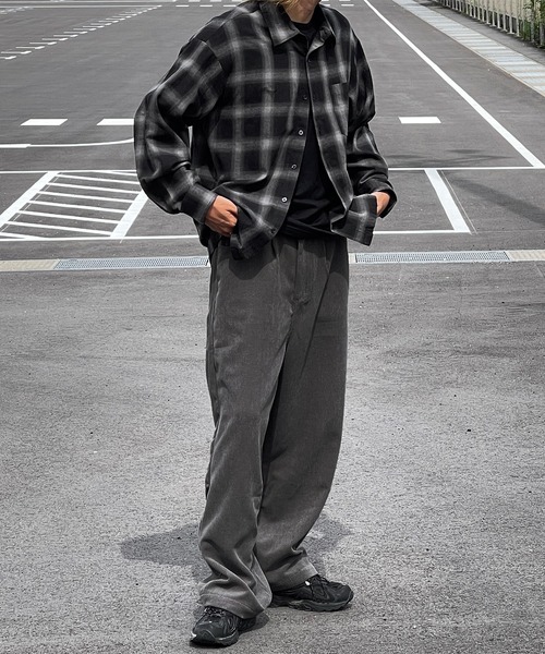 kutir（クティール）の「コーデュロイワイドパンツ（スラックス・メンズ・チャコールグレー/ダークブラウン/グレイッシュブルー・SMALL/MEDIUM/LARGE）」の5枚目の写真